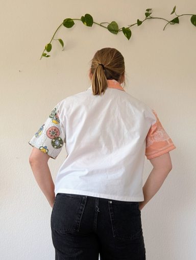 Tragebild Bluse "Pfirsich und Porzellan" - Rückenansicht